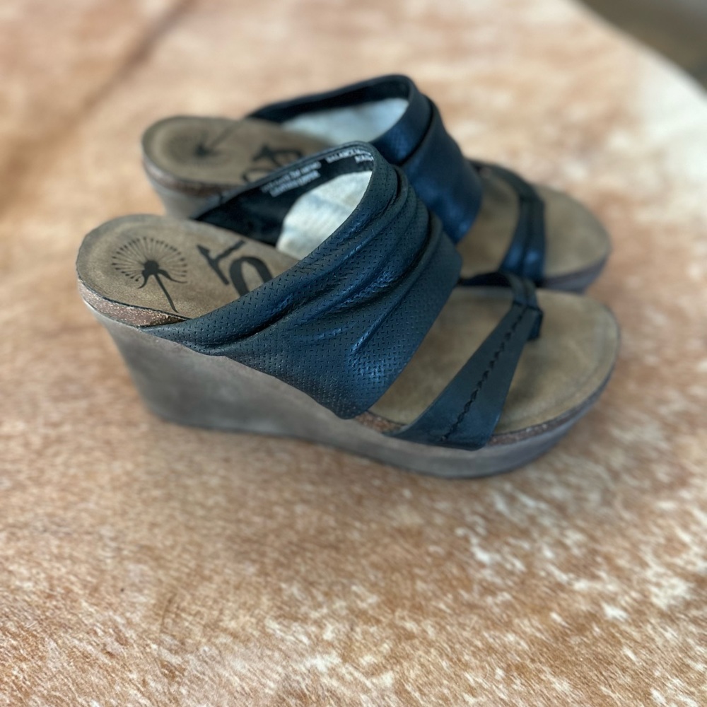 OTBT Tailgate Black Wedge Sandals-  size 7